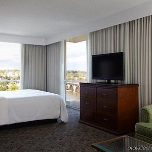 Corner King Room